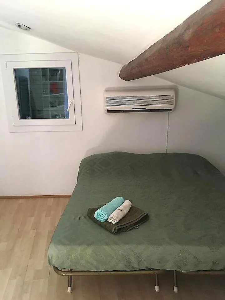 Apartmán Mansardina Petroni Boloňa 0*,  Itálie